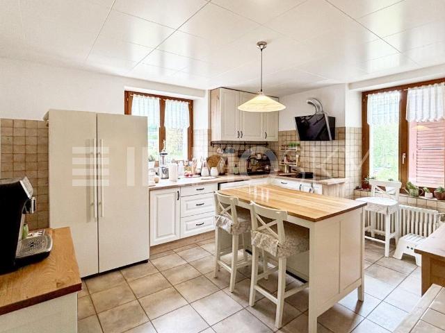 Residential building with 10 rooms on sale in Noiraigue 300 m² | dreamo. Ch