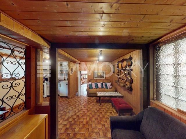 Residential building with 6 rooms on sale in Monteggio 201 m² | dreamo. Ch