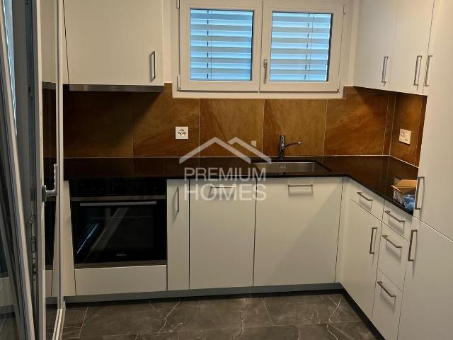 Residential building for rent in. Studen BE 299 m² | dreamo. Ch