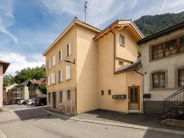 Residential building on sale in Au coeur du village 210 m² | dreamo. Ch
