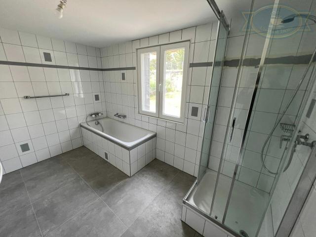 Residential building on sale in Courgenay | dreamo. Ch