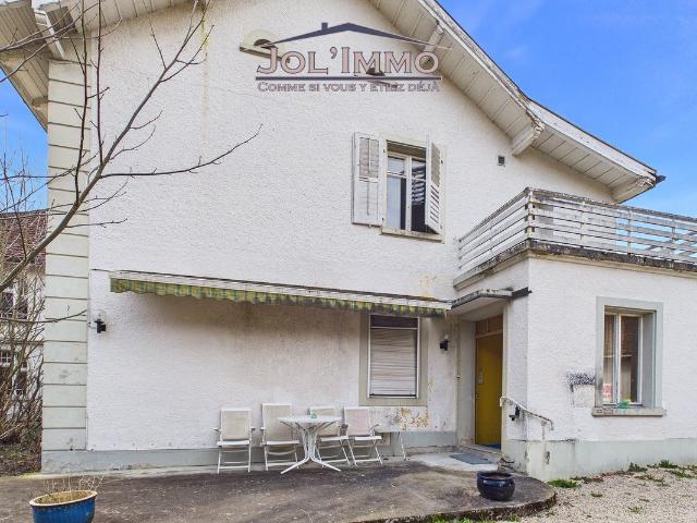Residential building on sale in Perrefitte 378 m² | dreamo. Ch
