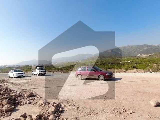 Residential Plot For Grabs In 1 Kanal C 14