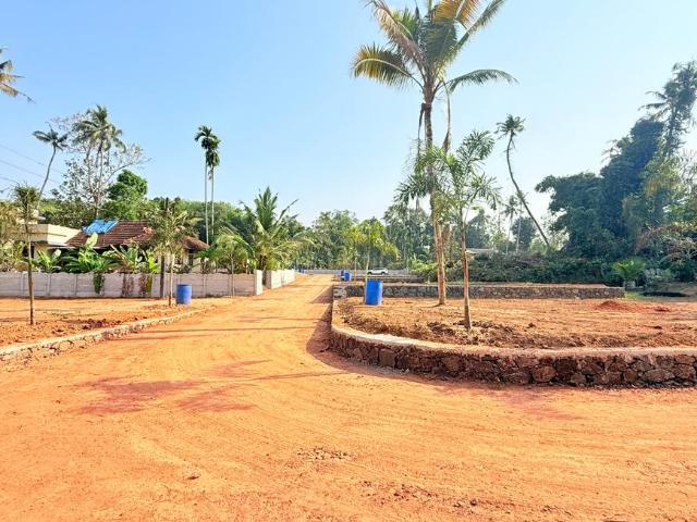 Residential Plot in Mulanthuruthy for resale Kochi. The reference number is 20511094