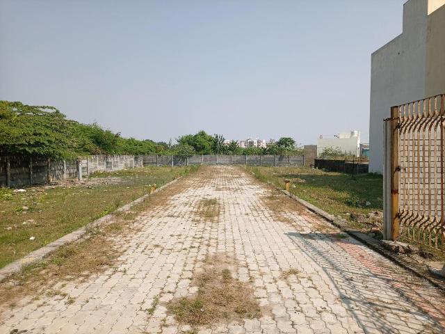 Residential Plot in Madanankppam for resale Chennai. The reference number is 16186849