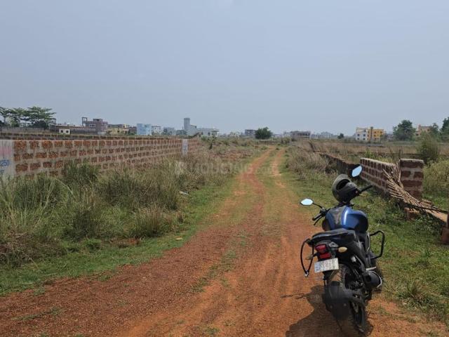 Residential Plot in Madanpur for resale Bhubaneswar. The reference number is 19988224