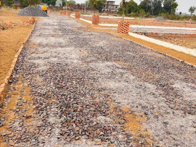 Residential Plot in Malookpur for resale Lucknow. The reference number is 20283830