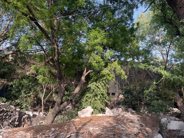 Residential Plot in Malviya Nagar for resale New Delhi. The reference number is 20046752