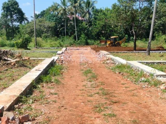 Residential Plot in Mannuthy for resale Thrissur. The reference number is 19977236