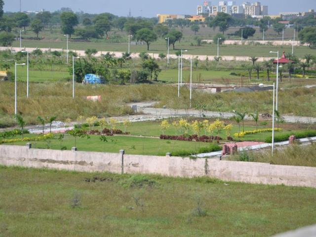 Residential Plot in Manglia for resale Indore. The reference number is 20196160