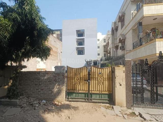 Residential Plot in Model Town for resale New Delhi. The reference number is 18740748