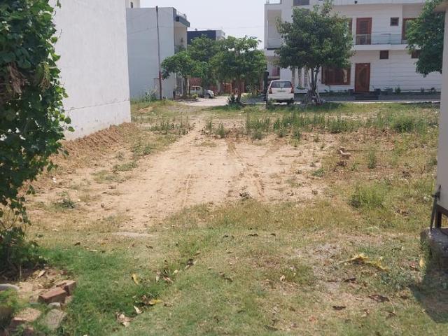 Residential Plot in Modipuram for resale Meerut. The reference number is 17050393