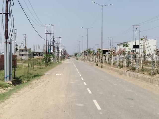 Residential Plot in Moonjkhera for resale Greater Noida. The reference number is 19956904