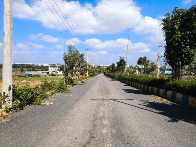 Residential Plot in Moranapalli for resale Hosur. The reference number is 19072235