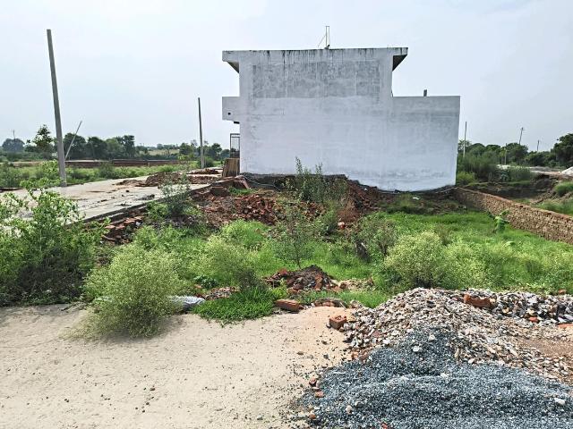 Residential Plot in Morta Village for resale Ghaziabad. The reference number is 20744184
