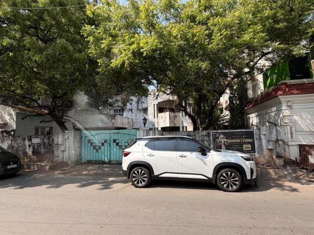 Residential Plot in Nungambakkam for resale Chennai. The reference number is 19855128