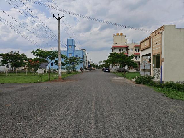 Residential Plot in Naduveerapattu for resale Chennai. The reference number is 20742354