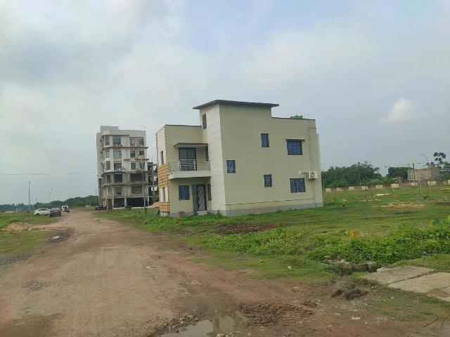 Residential Plot in New Town for resale Kolkata. The reference number is 14992210