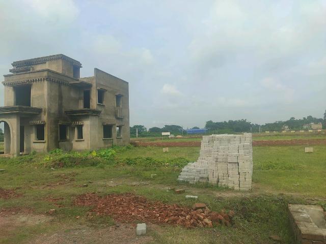 Residential Plot in New Town for resale Kolkata. The reference number is 15131995