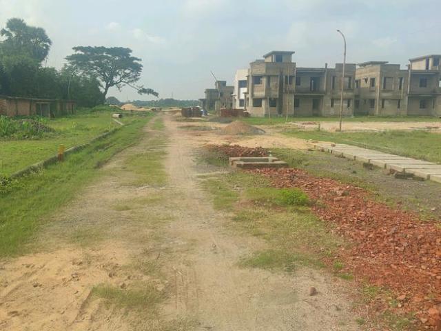Residential Plot in New Town for resale Kolkata. The reference number is 15132037