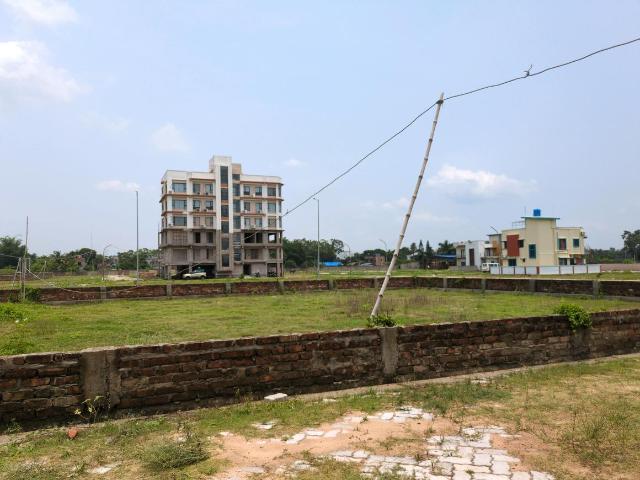 Residential Plot in New Town for resale Kolkata. The reference number is 20336378