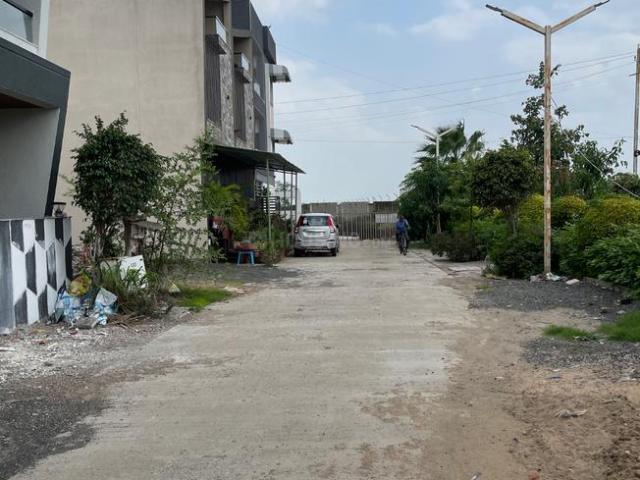 Residential Plot in Nipania for resale Indore. The reference number is 20682855