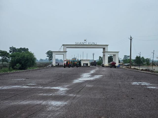 Residential Plot in Old Dhamtari Road for resale Raipur. The reference number is 16806405