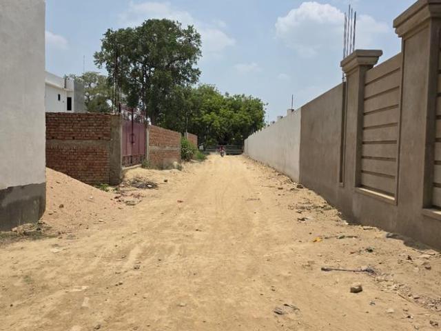 Residential Plot in Om Nagar Colony for resale Varanasi. The reference number is 17465942