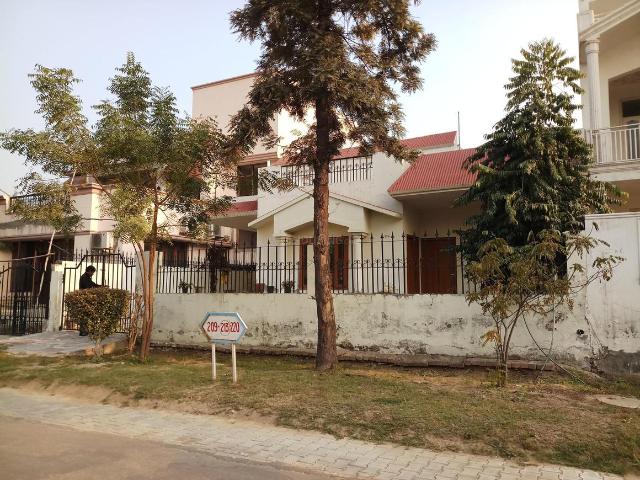 Residential Plot in Omega IV for resale Greater Noida. The reference number is 20478547