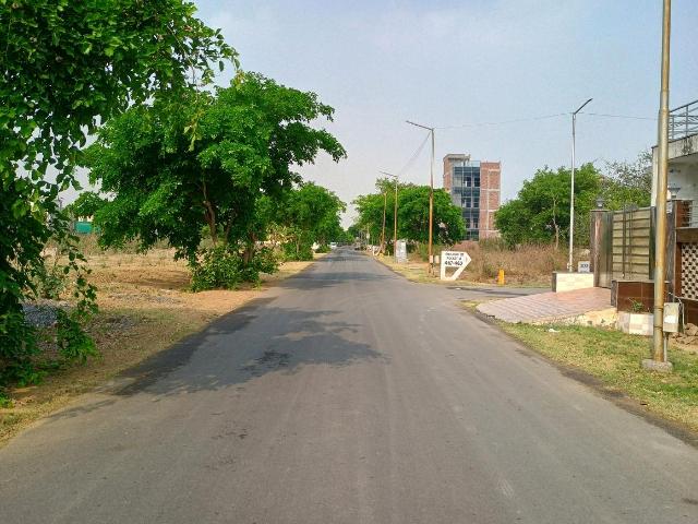 Residential Plot in Omicron III for resale Greater Noida. The reference number is 14210405
