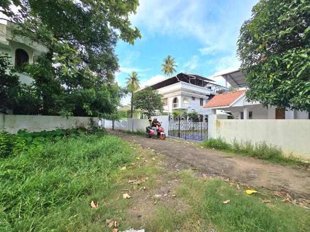 Residential Plot in Aduvathuruthu for resale Aluva. The reference number is 20839316