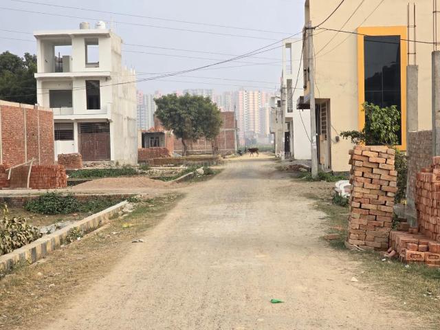 Residential Plot in Alambagh for resale Lucknow. The reference number is 20384728