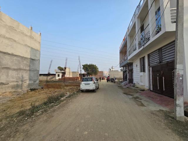 Residential Plot in Alambagh for resale Lucknow. The reference number is 20391914