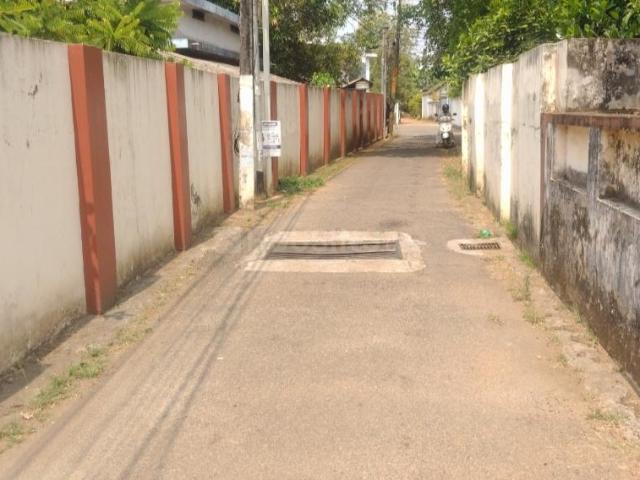 Residential Plot in Aluva for resale Kochi. The reference number is 19758633