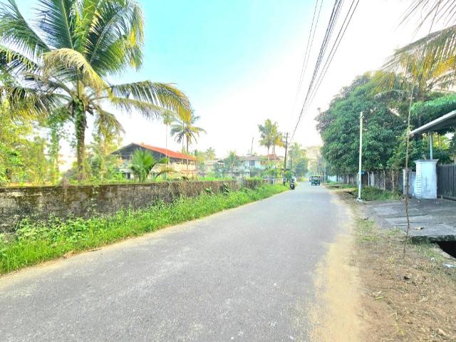 Residential Plot in Aluva for resale Kochi. The reference number is 19056984