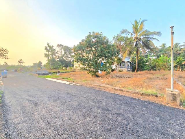 Residential Plot in Aluva for resale Kochi. The reference number is 19057234