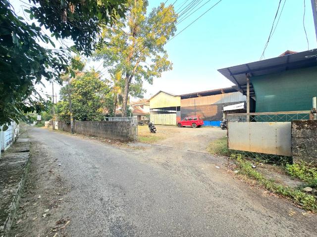 Residential Plot in Aluva for resale Kochi. The reference number is 19155080