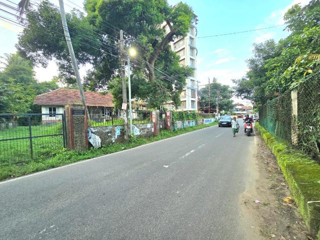 Residential Plot in Aluva for resale Kochi. The reference number is 20840627