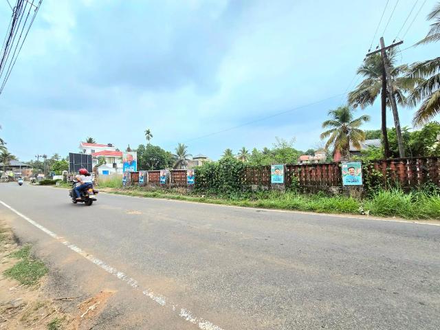 Residential Plot in Aluva for resale Kochi. The reference number is 20068248