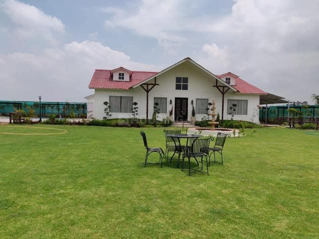 Residential Plot in Arruwa Khader for resale Vrindavan. The reference number is 20004949