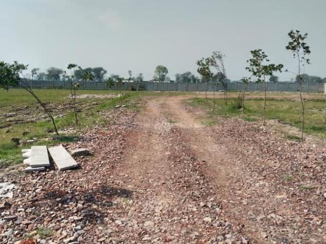 Residential Plot in Arruwa Khader for resale Vrindavan. The reference number is 20075647