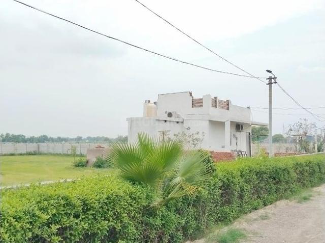 Residential Plot in Arruwa Khader for resale Vrindavan. The reference number is 20262540