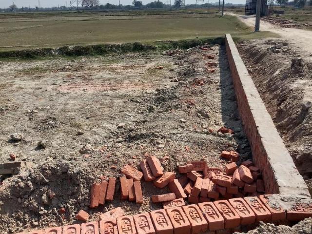 Residential Plot in Babatpur for resale Varanasi. The reference number is 19279583
