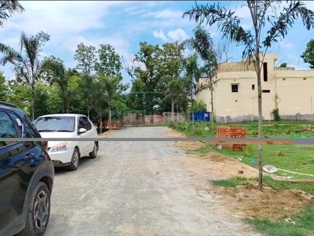 Residential Plot in Babatpur for resale Varanasi. The reference number is 20209129