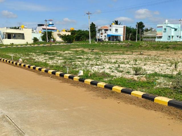 Residential Plot in Bagalur for resale Hosur. The reference number is 20428700
