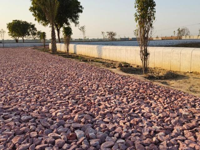 Residential Plot in Bad for resale Agra. The reference number is 19459583