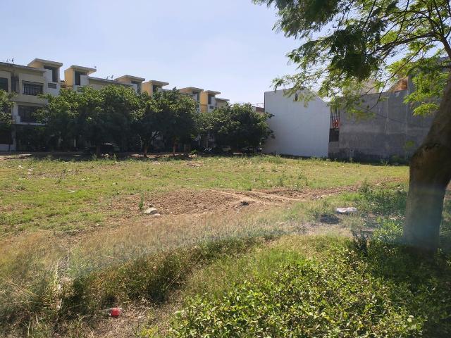 Residential Plot in Bamheta Village for resale Ghaziabad. The reference number is 19974495