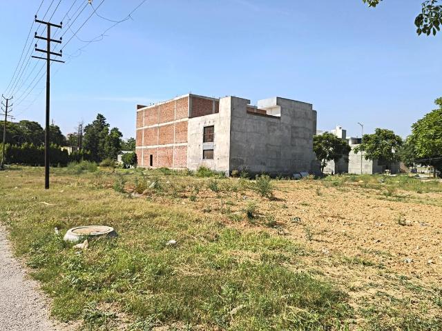 Residential Plot in Bamheta Village for resale Ghaziabad. The reference number is 19974555