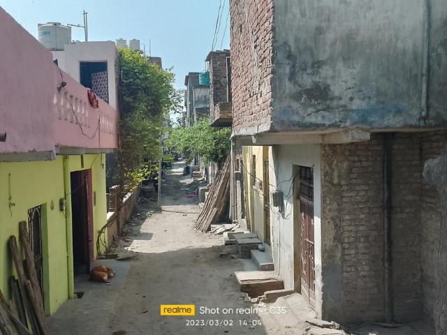 Residential Plot in Basantpur for resale Faridabad. The reference number is 19936109