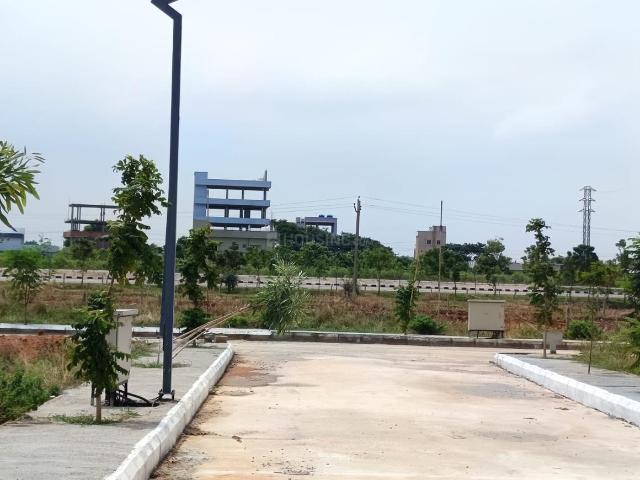 Residential Plot in Beeramguda for resale Sangareddy. The reference number is 20773296